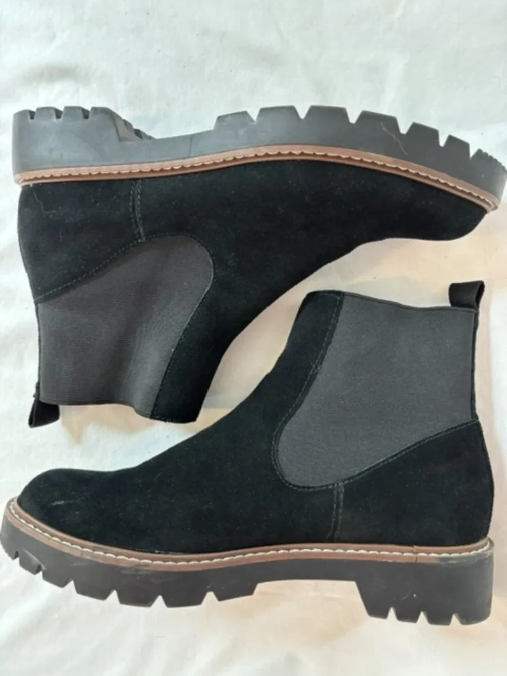Dolce Vita Pepper Black Suede Chelsea Boot with Lug Sole Women's Size 9M